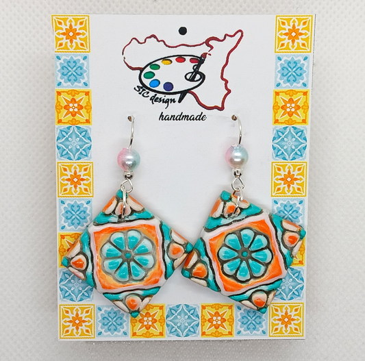 10. Set coordinato Orecchini e Collana Dipinti a Mano