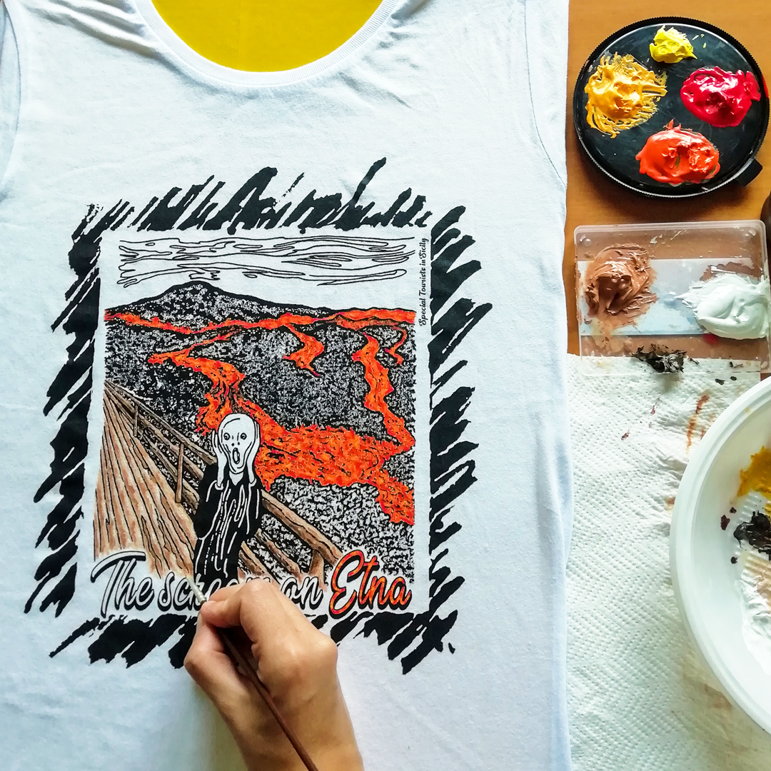 24. Magliette dipinte a mano - L'urlo sull'Etna